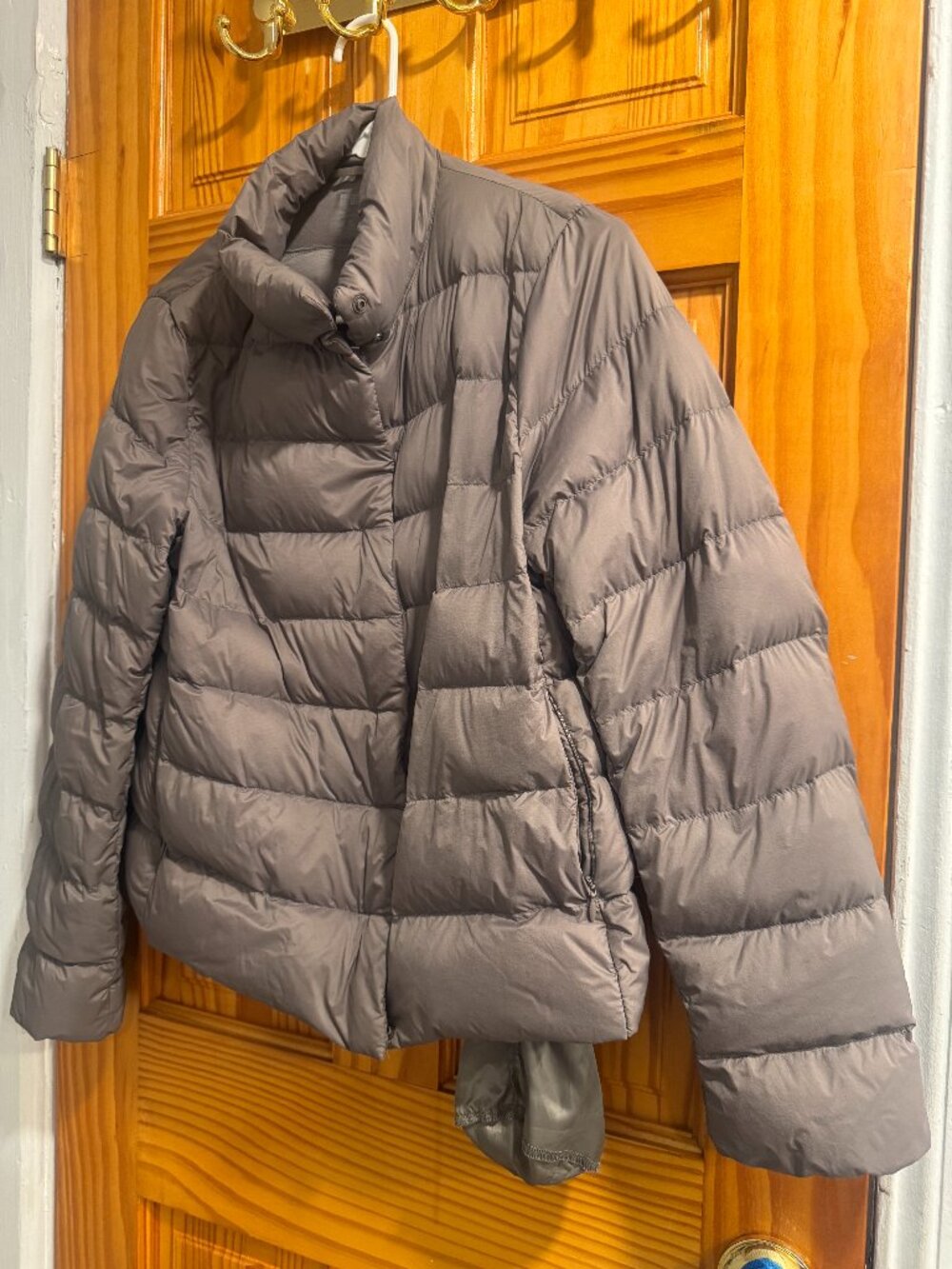 Uniqlo pufftech puffer jacket that folds into pocket Medium M